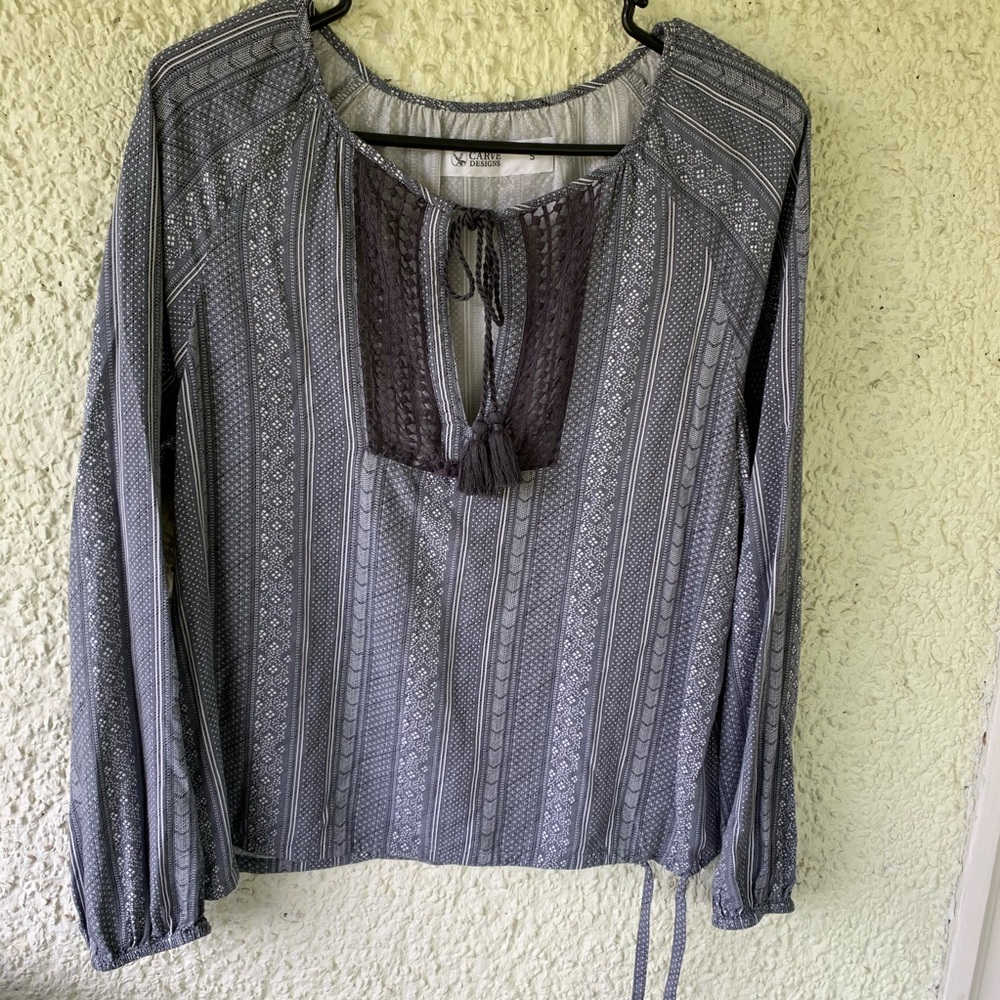 NWOT Carve Designs shirt